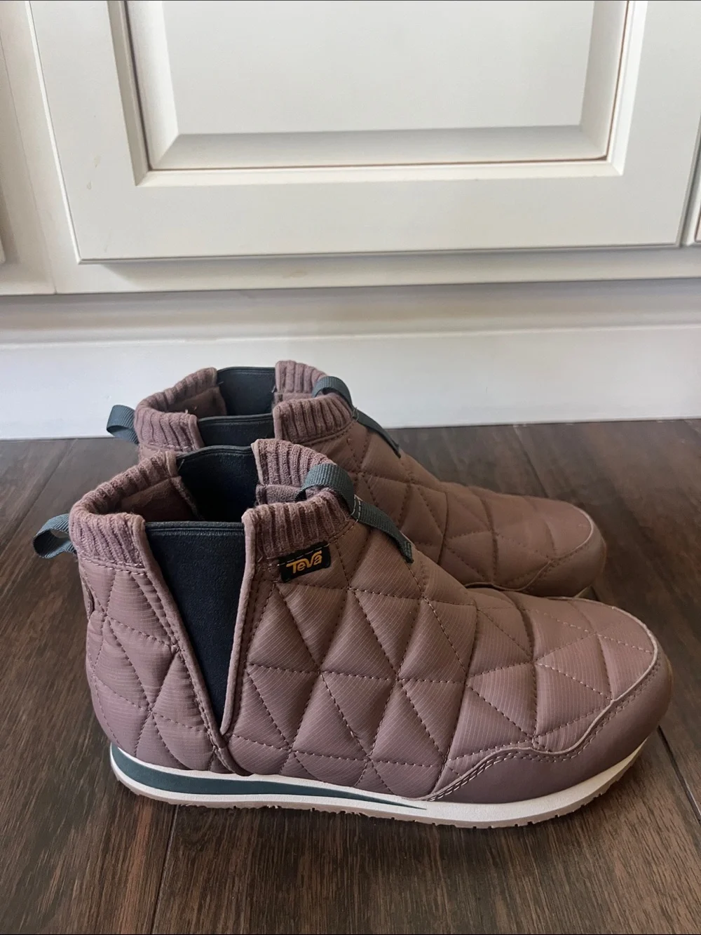 Like New Teva Ember Boot